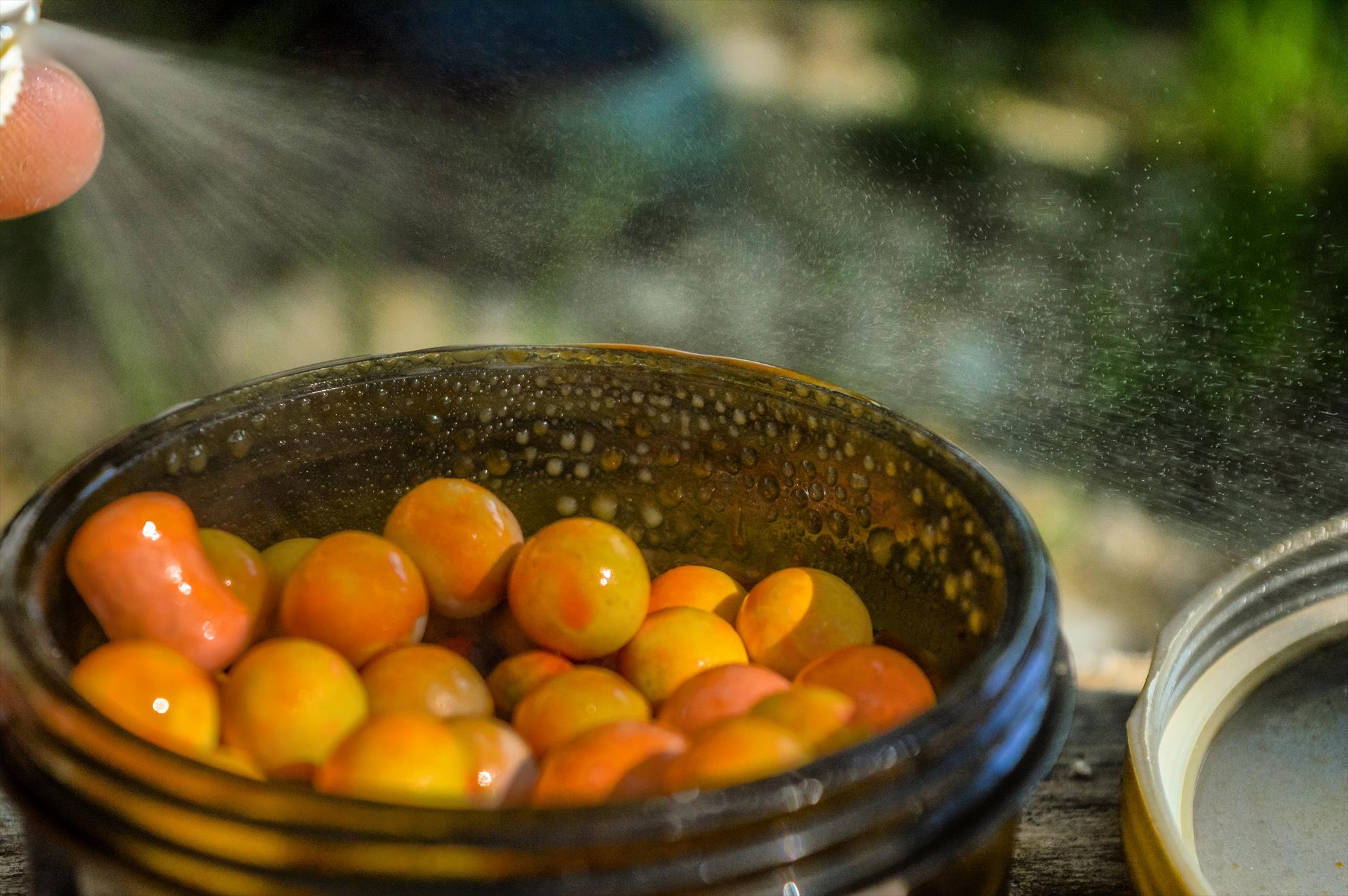 Single pop-up, prezentarea cu o mie de fete?